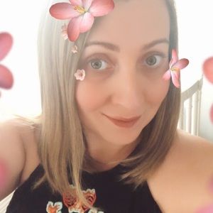 Meet your Posher, Casandra